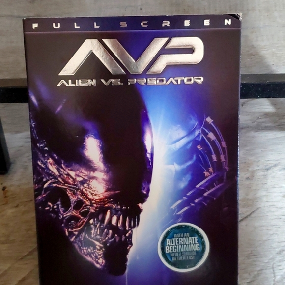 AVP Alien vs Predator full screen - Picture 1 of 4